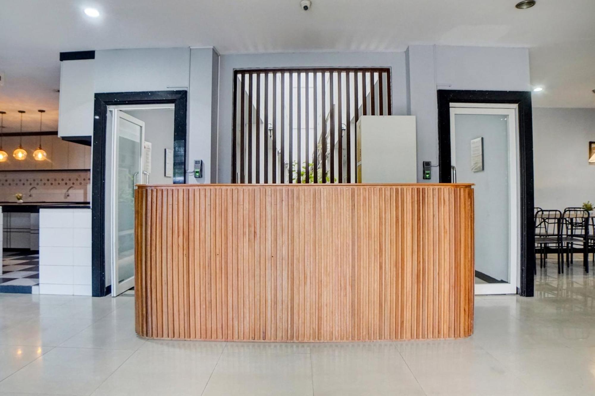 Spot On 92822 Finest House Near Amplas Bus Terminal Medan Exterior foto
